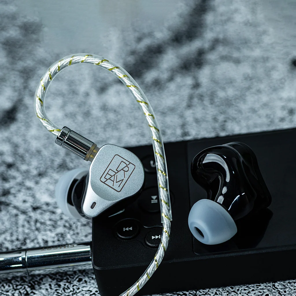 SIMGOT EM10 1DD+8BA+1PZT Hybrid IEM - Image 5