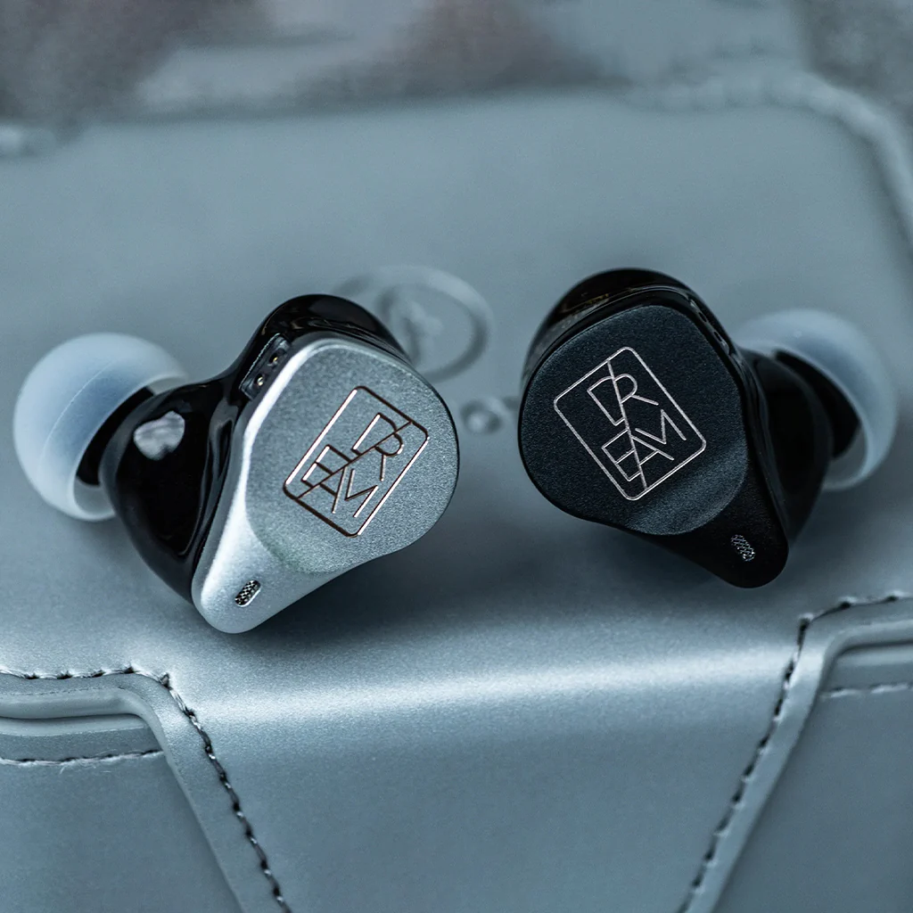 SIMGOT EM10 1DD+8BA+1PZT Hybrid IEM - Image 6