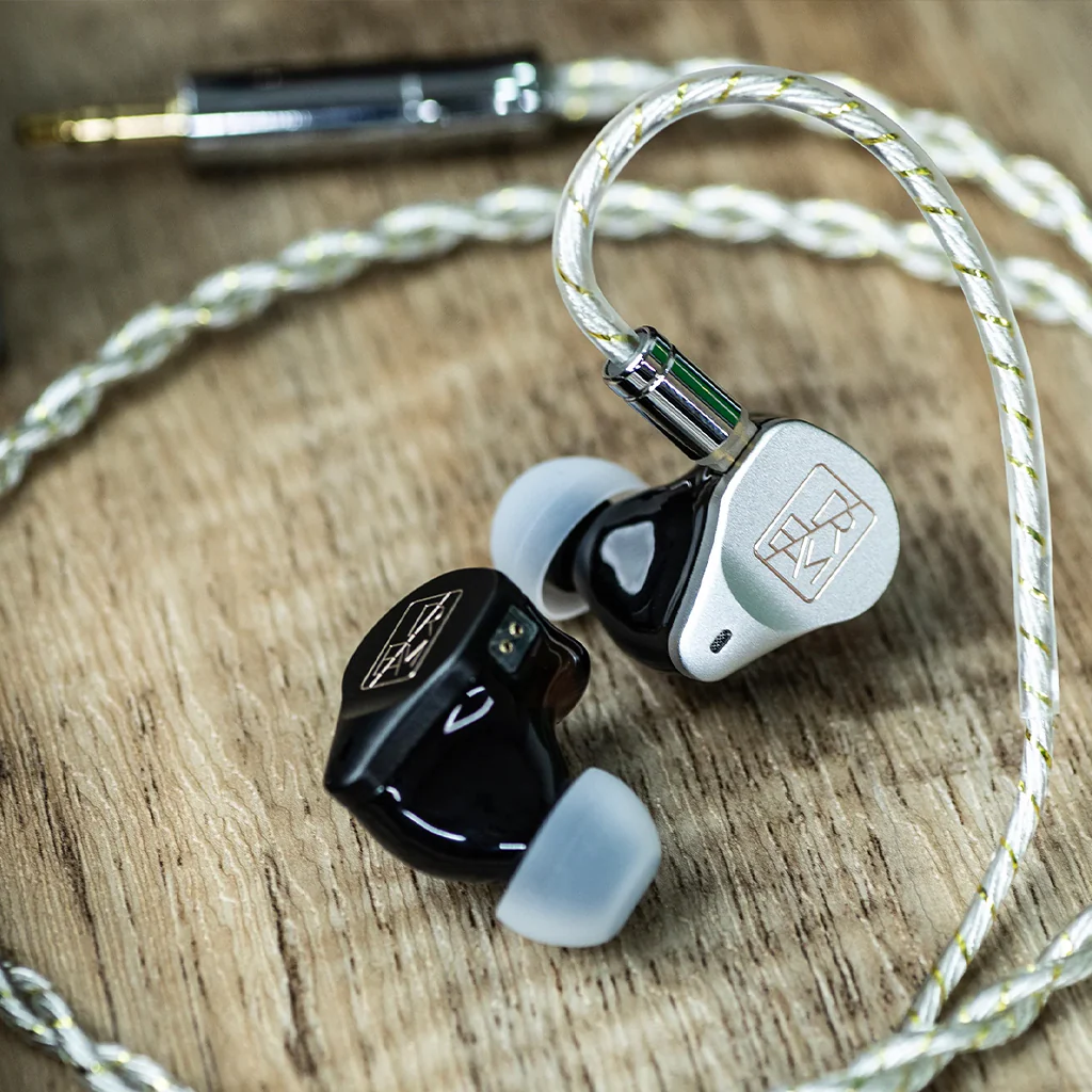 SIMGOT EM10 1DD+8BA+1PZT Hybrid IEM - Image 8