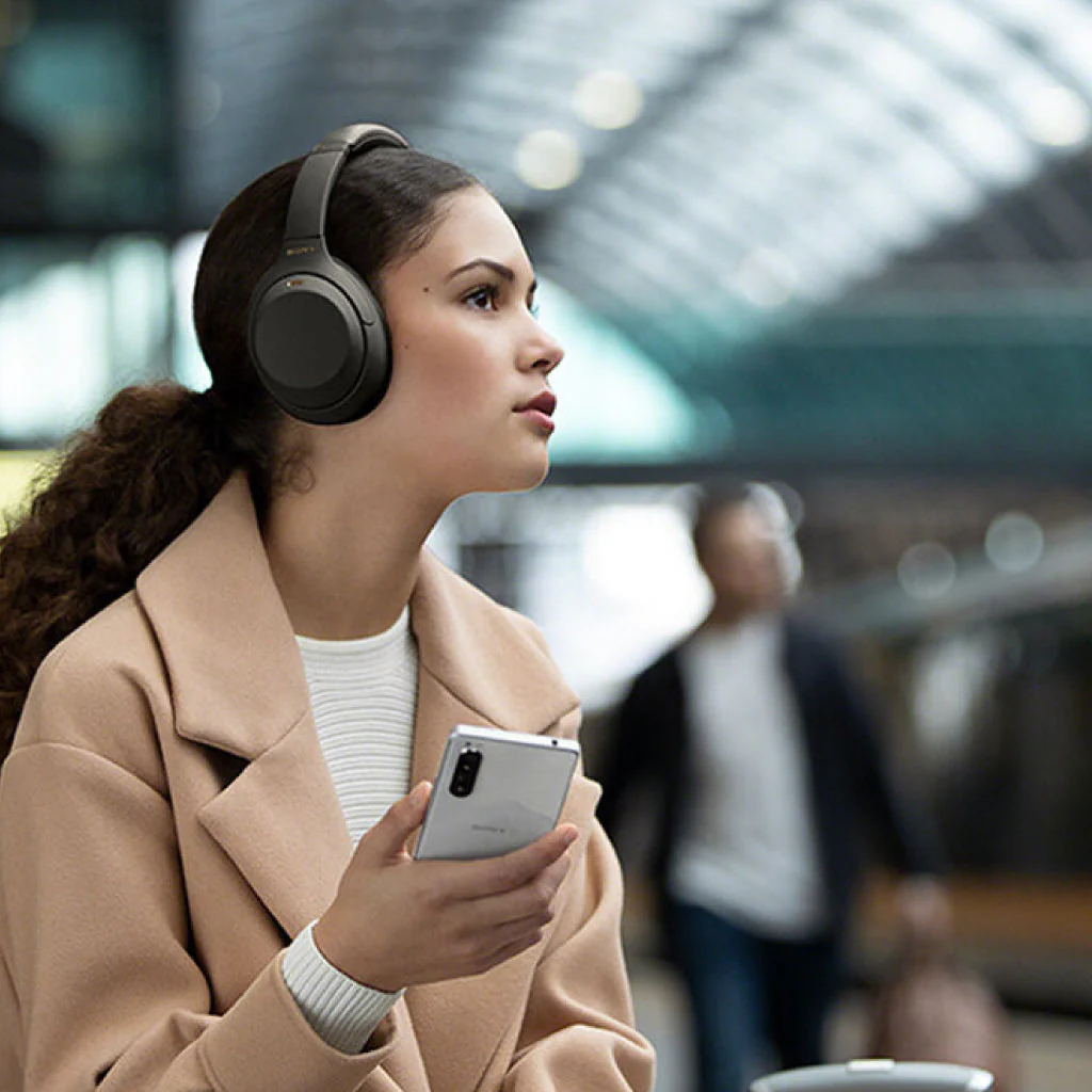 Sony - WH-1000XM4 Digital Noise Cancellation Headphone - Image 5